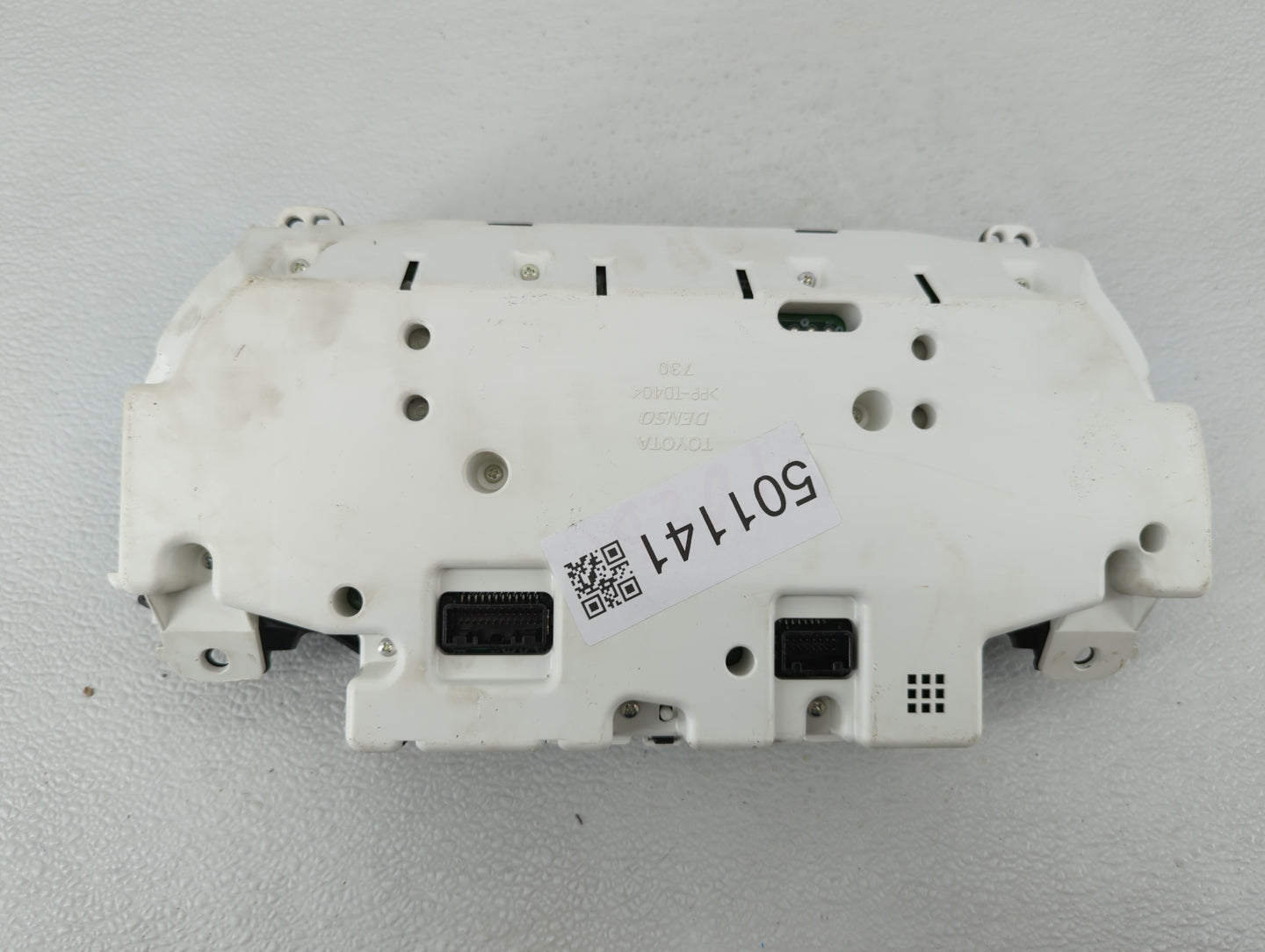 2011-2012 Lexus Es350 Instrument Cluster Speedometer Gauges P/N:83800-33J41 Fits Fits 2011 2012 OEM Used Auto Parts - Oemuse