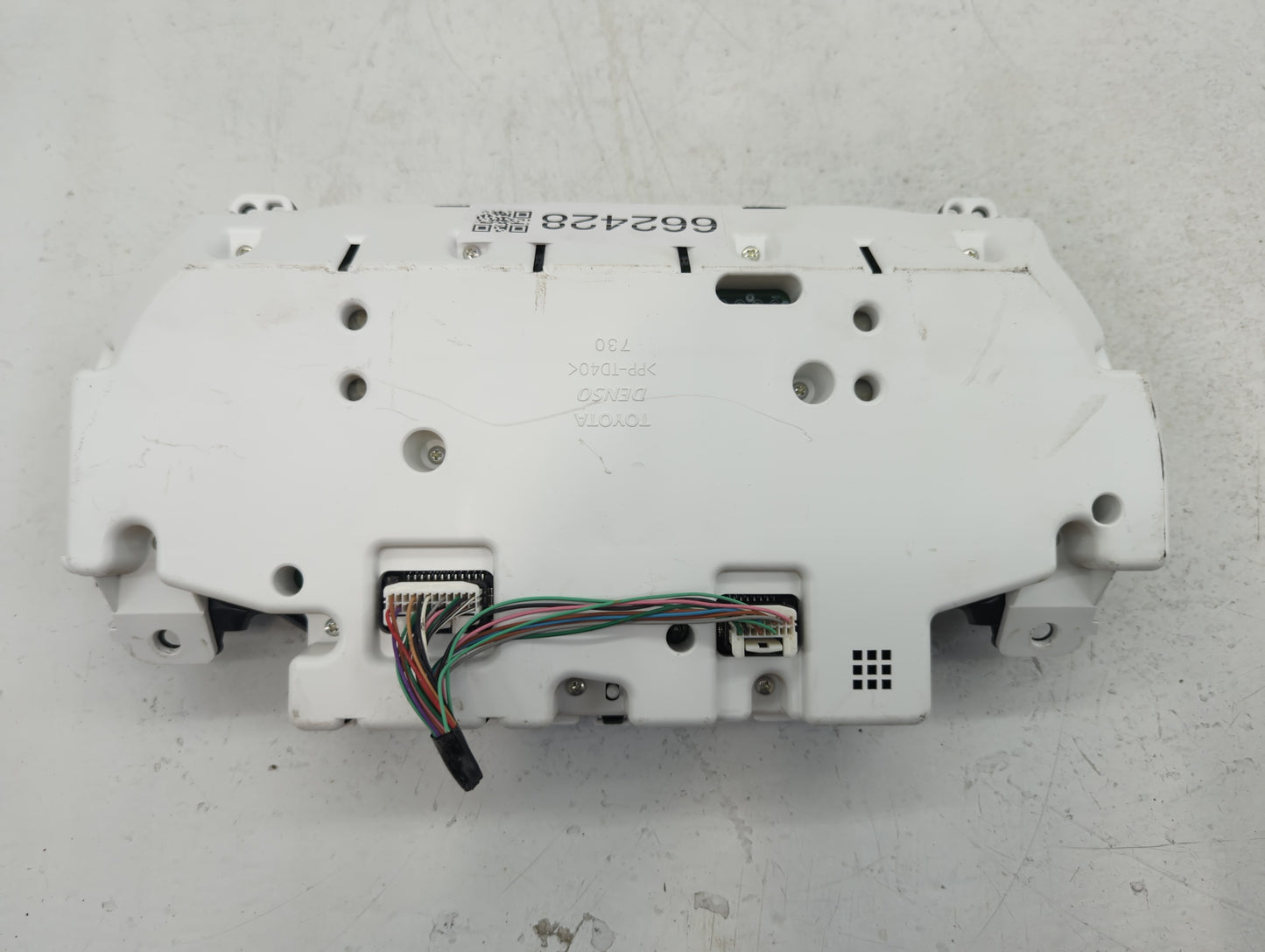 2011-2012 Lexus Es350 Instrument Cluster Speedometer Gauges P/N:83800-33J41 Fits Fits 2011 2012 OEM Used Auto Parts - Oemuse