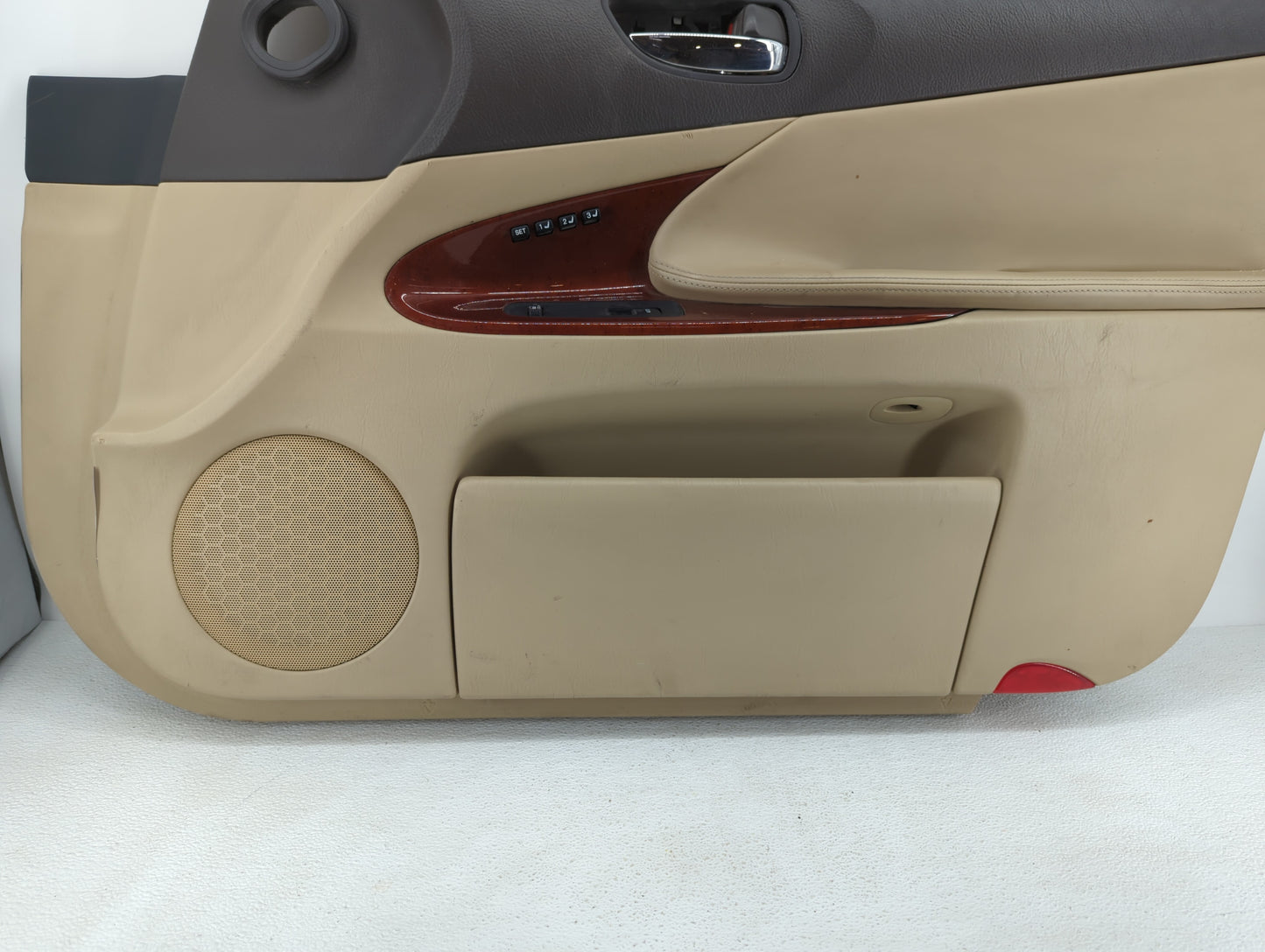 2011 Lexus Gs350 Front Right Passenger Interior Door Panel Trim Cashmere - Oemusedautoparts1.com