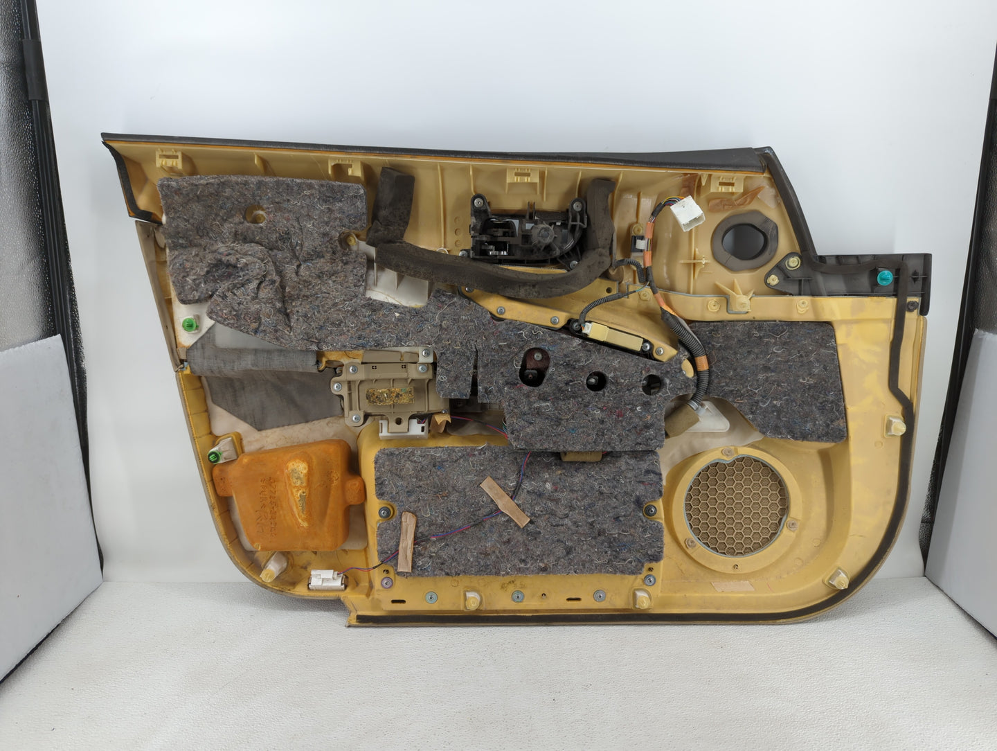 2011 Lexus Gs350 Front Right Passenger Interior Door Panel Trim Cashmere - Oemusedautoparts1.com