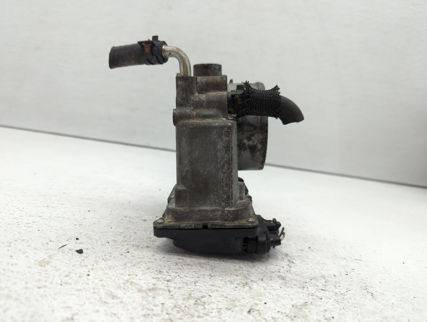 2006-2015 Lexus Is250 Throttle Body P/N:22030-31020 Fits Fits 2006 2007 2008 2009 2010 2011 2012 2013 2014 2015 OEM Used Aut