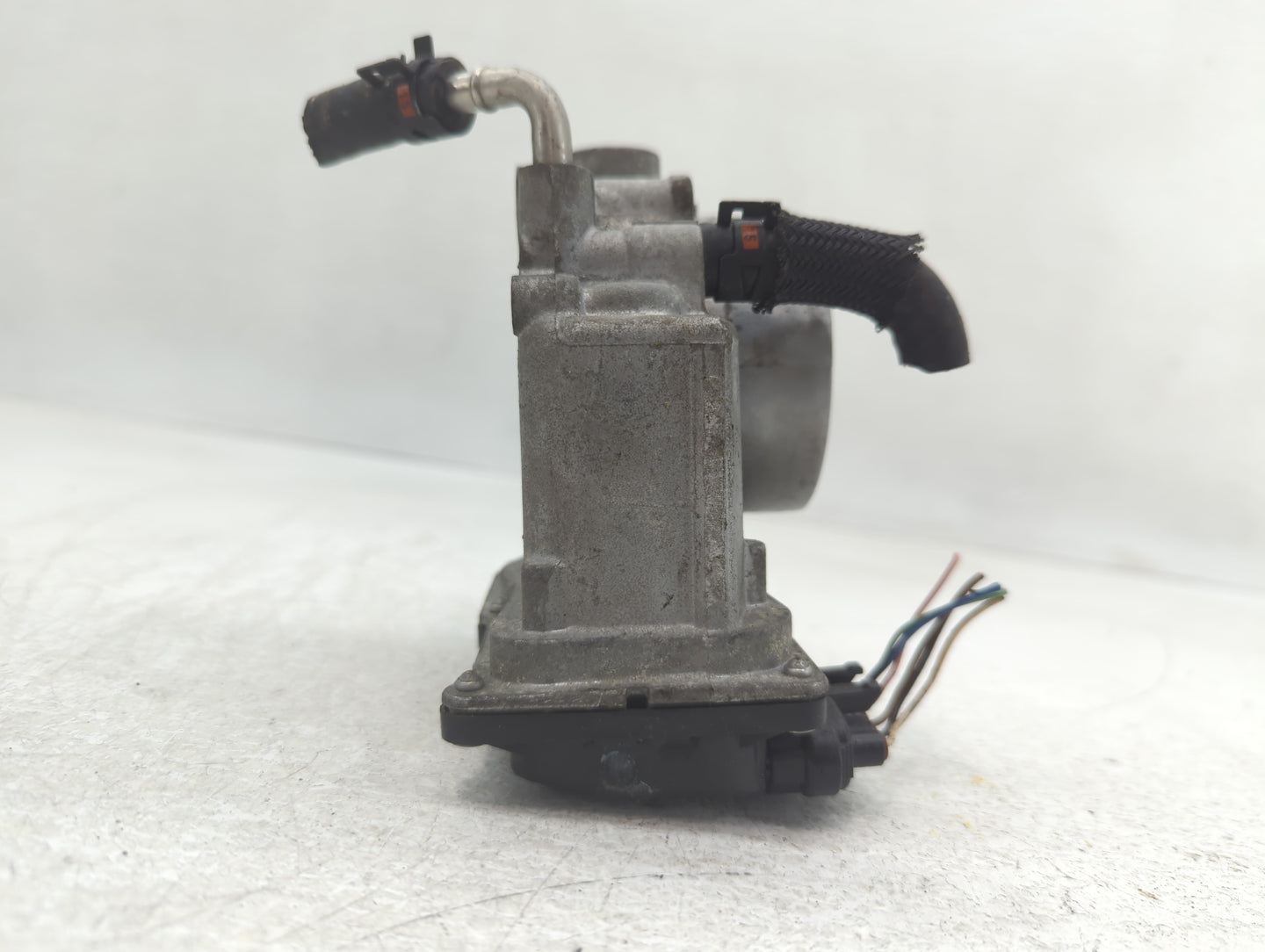 2006-2015 Lexus Is250 Throttle Body P/N:22030-31020 Fits Fits 2006 2007 2008 2009 2010 2011 2012 2013 2014 2015 OEM Used Aut