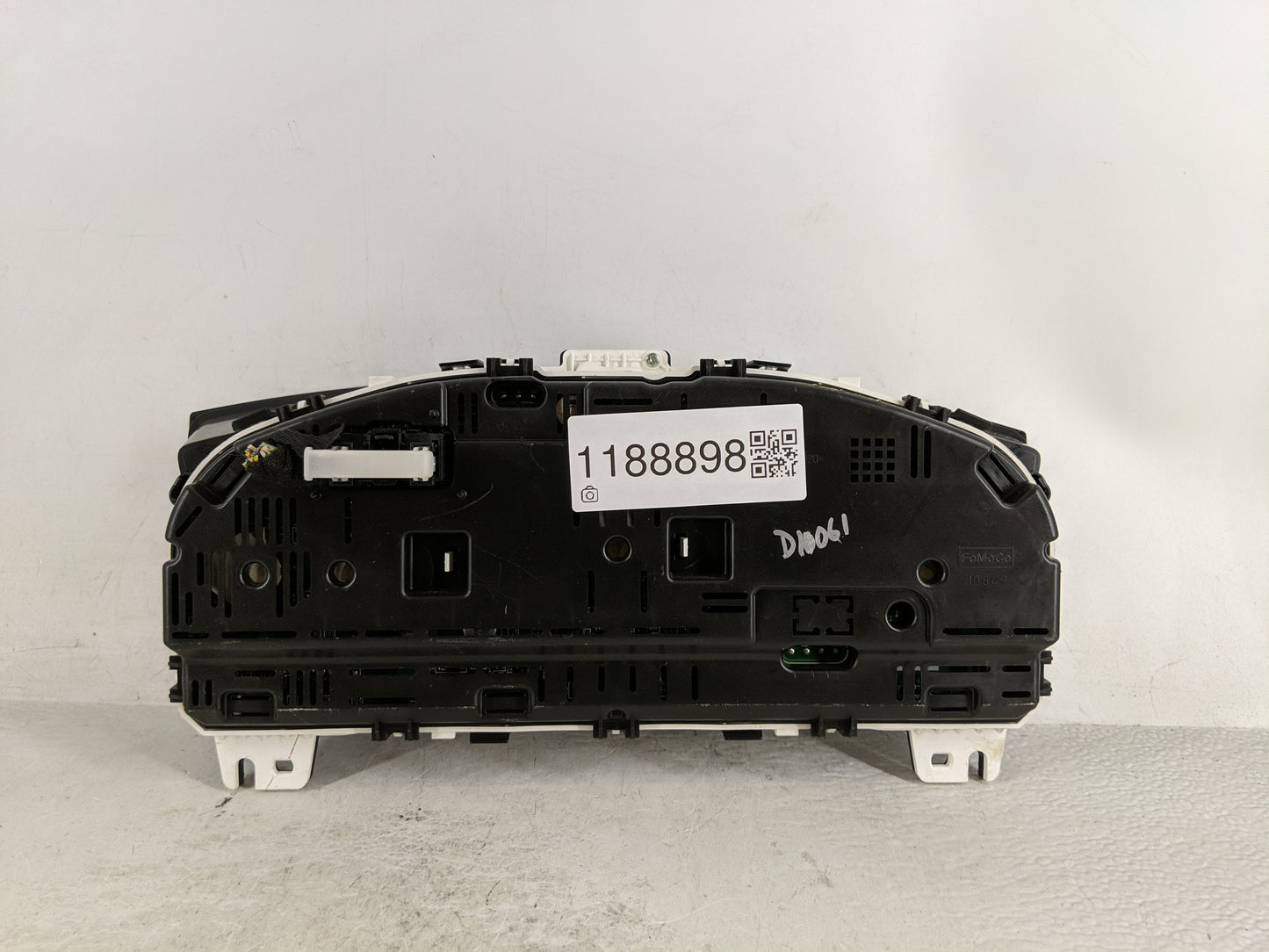 2011 Lincoln Mks Instrument Cluster Speedometer Gauges P/N:BA5T-10849-CF Fits OEM Used Auto Parts - Oemusedautoparts1.com