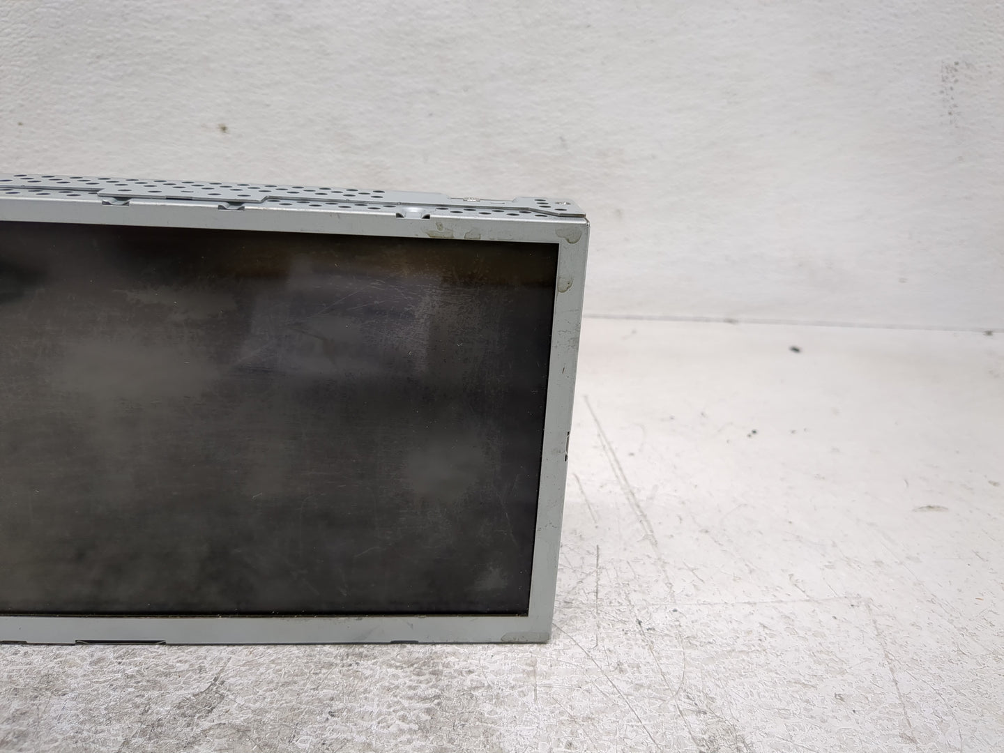 2011-2012 Lincoln Mks Information Display Screen - Oemusedautoparts1.com