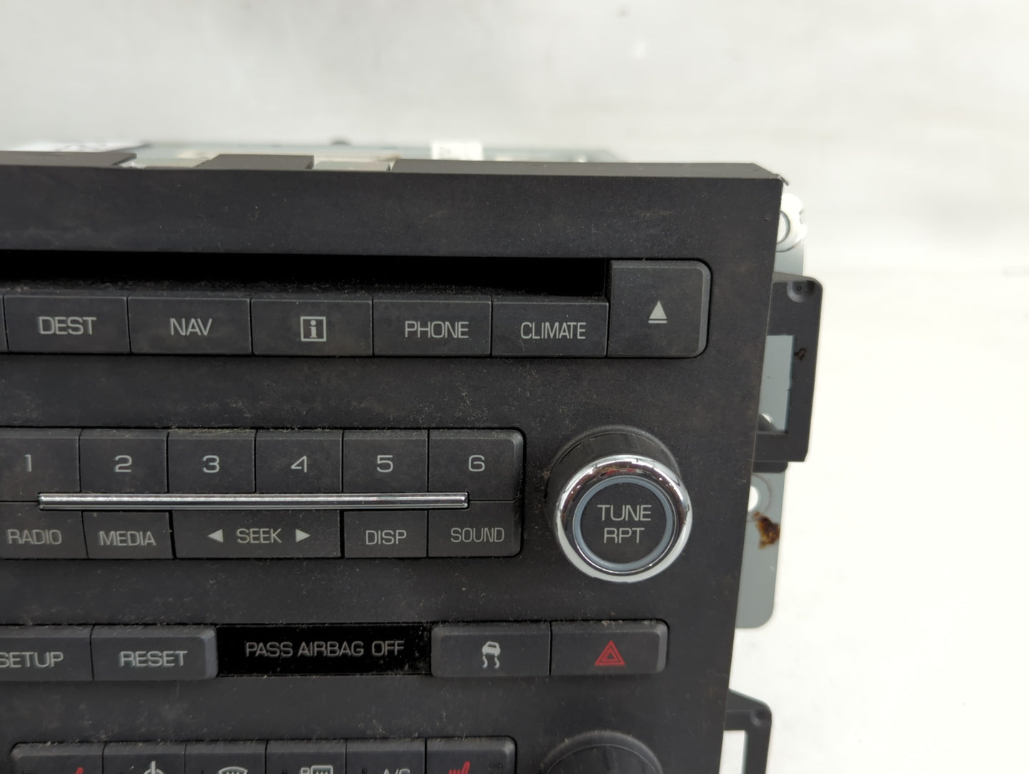 2011 Lincoln Mks Radio AM FM Cd Player Receiver Replacement P/N:1PUQW1317 Fits OEM Used Auto Parts - Oemusedautoparts1.com