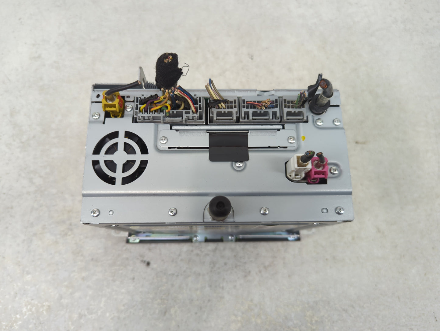 2011 Lincoln Mks Radio AM FM Cd Player Receiver Replacement P/N:UQW1317 Fits OEM Used Auto Parts - Oemusedautoparts1.com