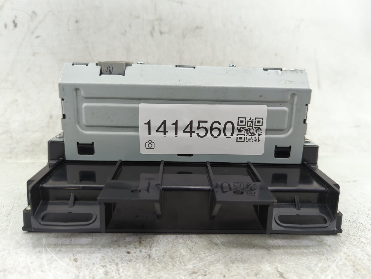 2011 Lincoln Mks Radio AM FM Cd Player Receiver Replacement P/N:BA5T-19C116-AA Fits OEM Used Auto Parts - Oemusedautoparts1.