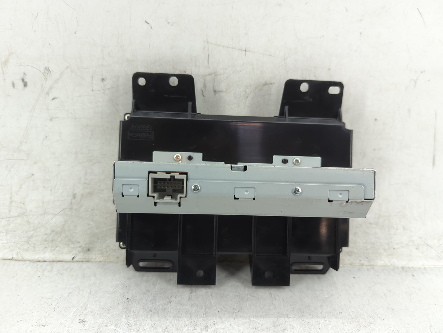 2011 Lincoln Mks Radio AM FM Cd Player Receiver Replacement P/N:BA5T-19C116-AA Fits OEM Used Auto Parts - Oemusedautoparts1.