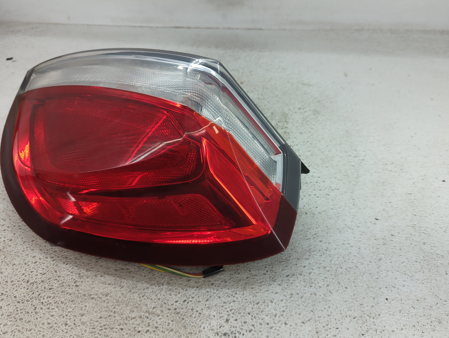 2009-2012 Lincoln Mks Tail Light Assembly Passenger Right OEM Fits Fits 2009 2010 2011 2012 OEM Used Auto Parts - Oemusedaut