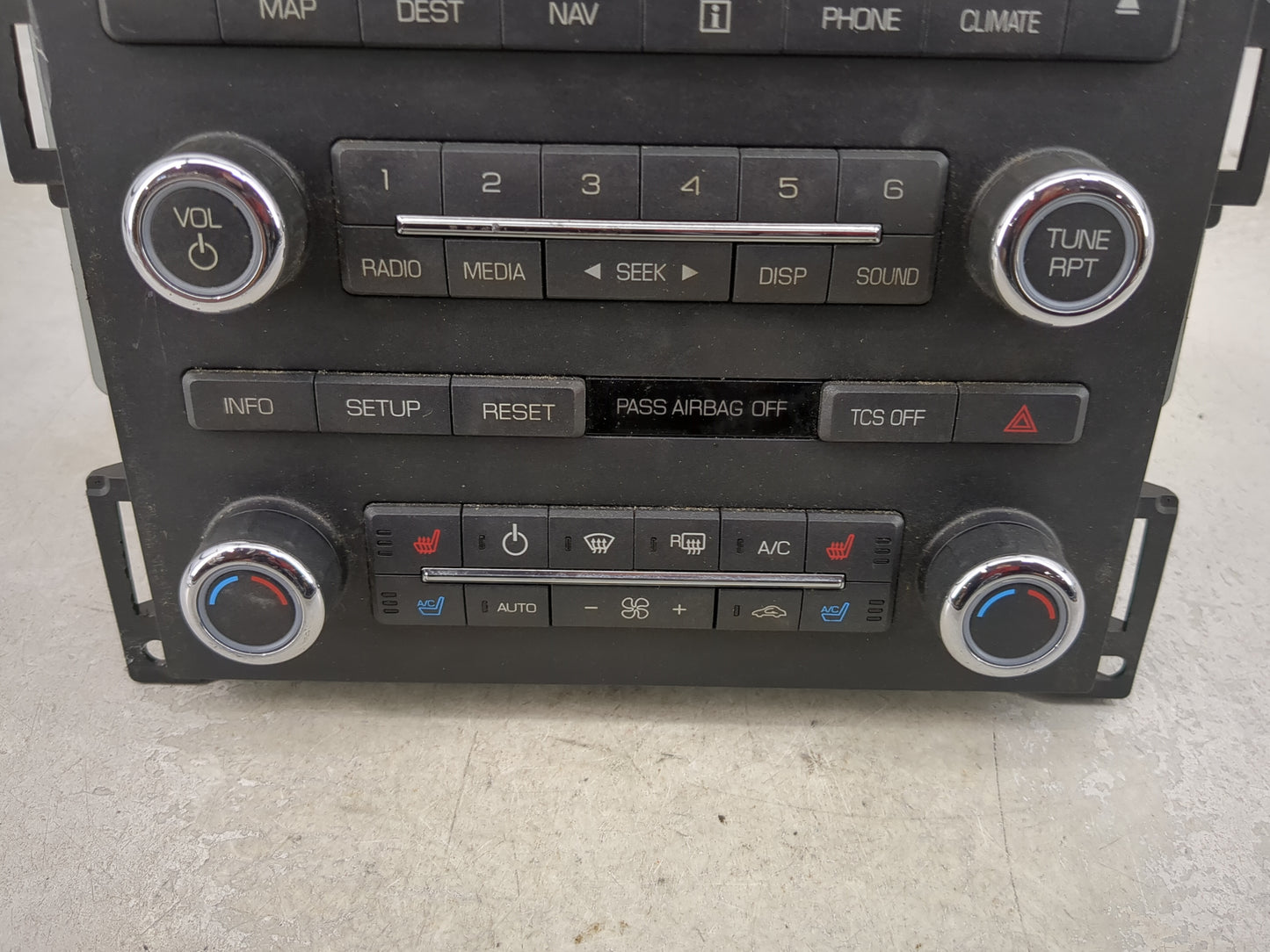 2011 Lincoln Mks Radio AM FM Cd Player Receiver Replacement P/N:UQW1317 Fits OEM Used Auto Parts - Oemusedautoparts1.com