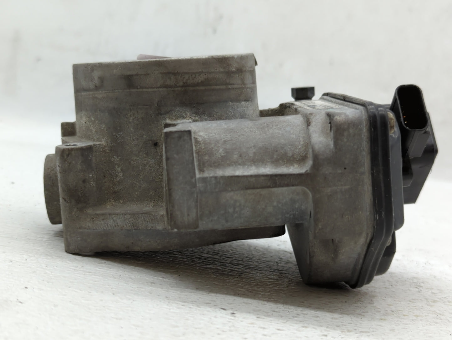2009-2012 Lincoln Mks Throttle Body P/N:9T4E-9E928-BA Fits Fits 2007 2008 2009 2010 2011 2012 2013 2014 OEM Used Auto Parts 