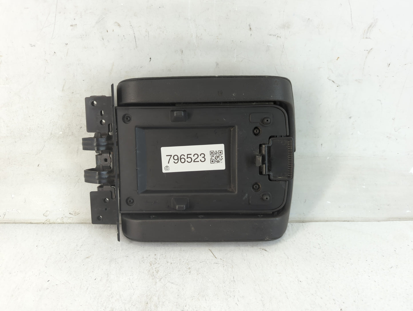 2010-2012 Lincoln Mks Center Console Armrest Cover Lid Fits Fits 2010 2011 2012 OEM Used Auto Parts - Oemusedautoparts1.com