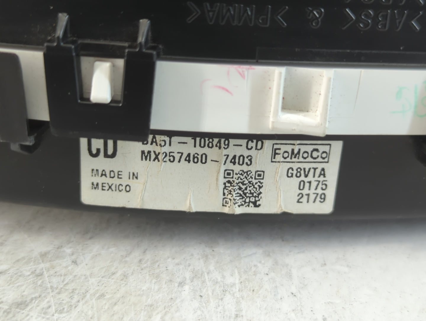 2011 Lincoln Mks Instrument Cluster Speedometer Gauges P/N:BA5T-10849-CD Fits OEM Used Auto Parts - Oemusedautoparts1.com