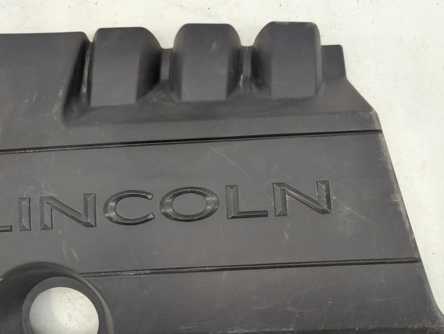 2011 Lincoln Mks Engine Cover - Oemusedautoparts1.com