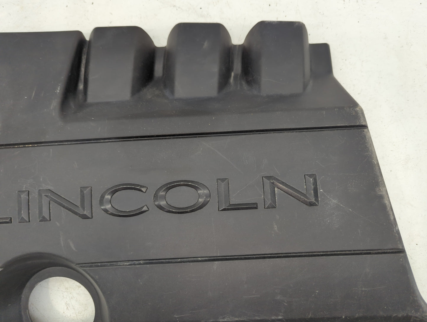 2011 Lincoln Mks Engine Cover - Oemusedautoparts1.com