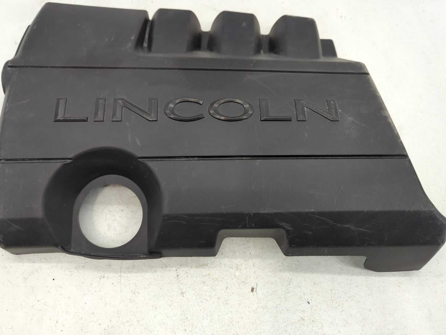 2011 Lincoln Mks Engine Cover - Oemusedautoparts1.com