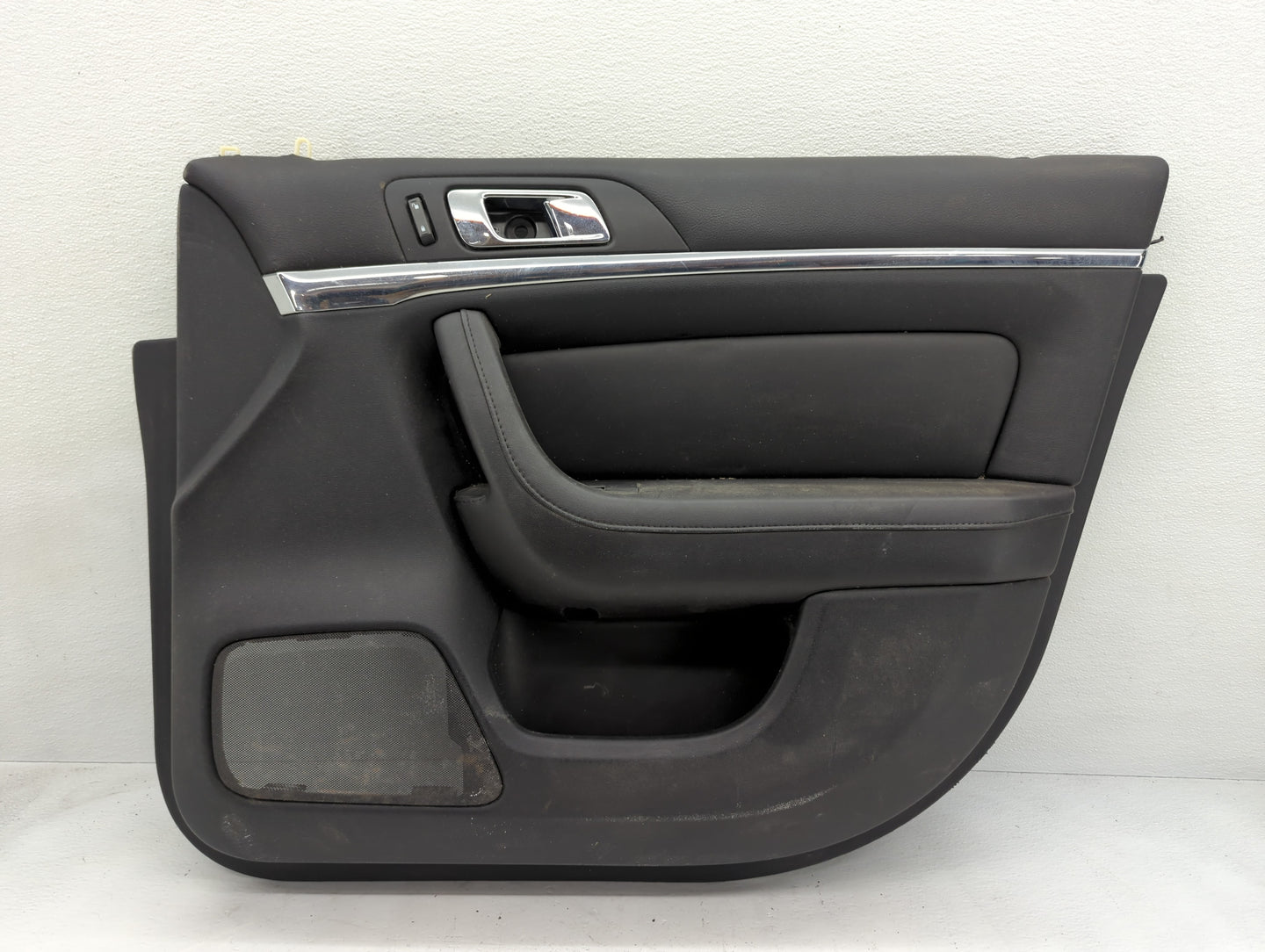 2011 Lincoln Mks Front Right Passenger Interior Door Panel Trim - Oemusedautoparts1.com