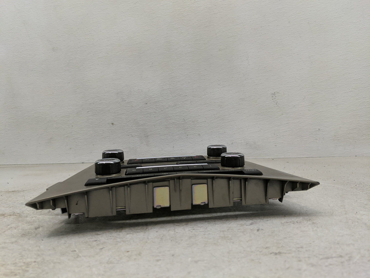2011-2012 Lincoln Mkt Radio AM FM Cd Player Receiver Replacement P/N:BE9T-18A802-AD Fits Fits 2011 2012 OEM Used Auto Parts 