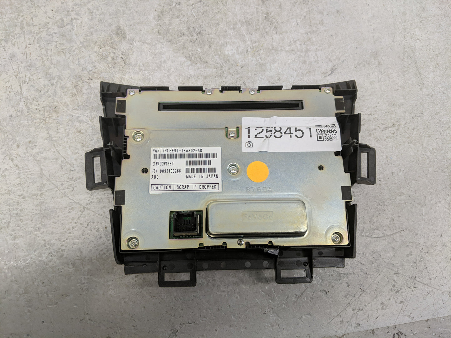2011-2012 Lincoln Mkt Radio AM FM Cd Player Receiver Replacement P/N:BE9T-18A802-AD Fits Fits 2011 2012 OEM Used Auto Parts 