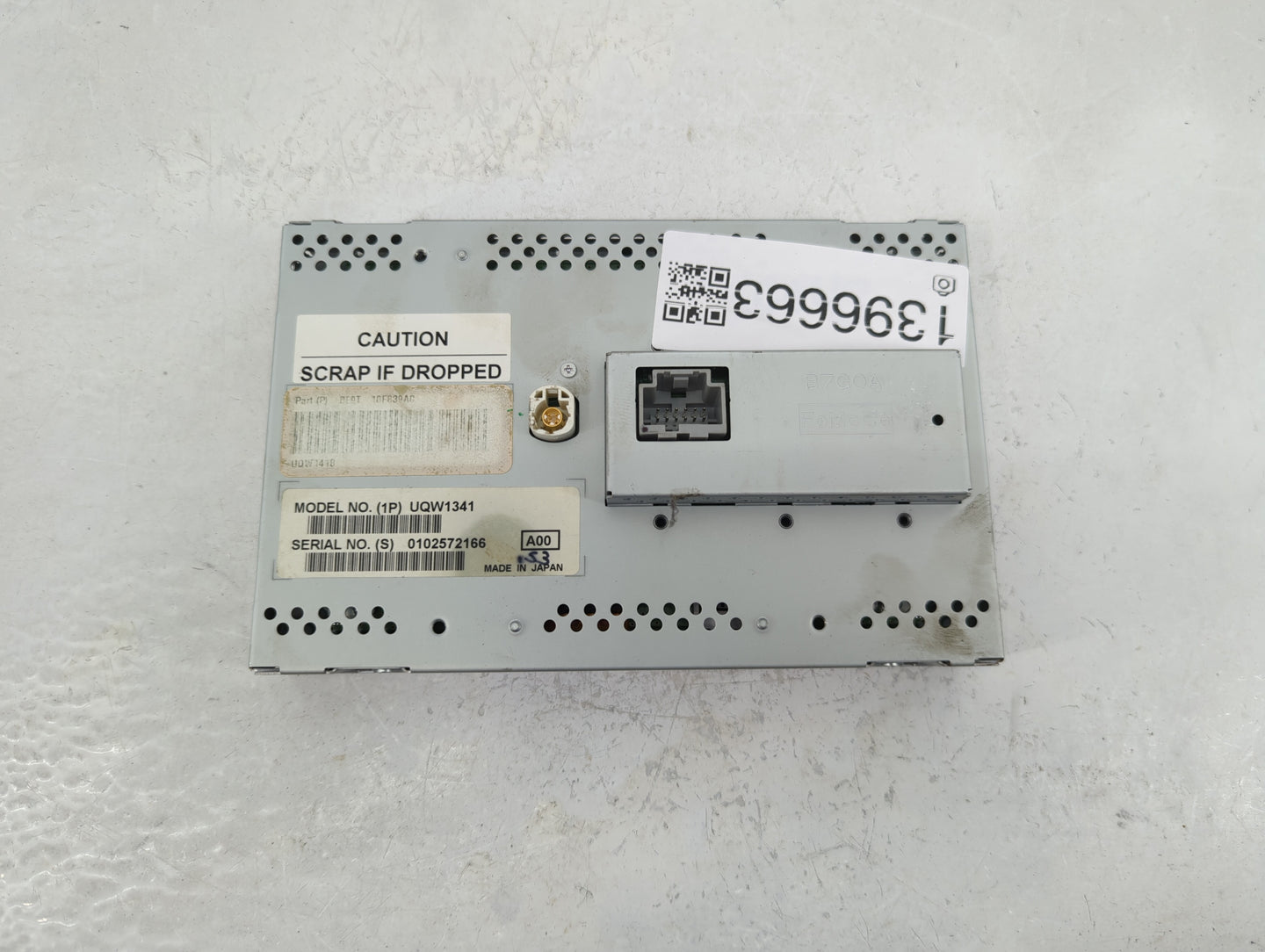 2011 Lincoln Mkt Radio AM FM Cd Player Receiver Replacement P/N:UQW1341 Fits OEM Used Auto Parts - Oemusedautoparts1.com