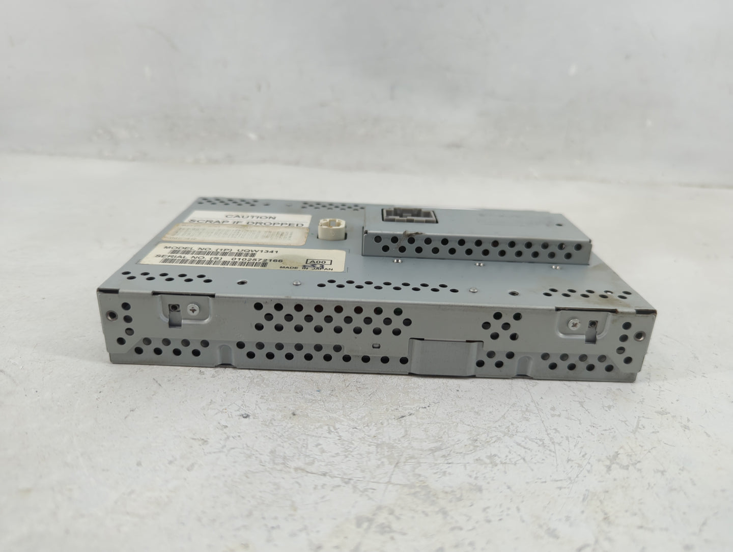 2011 Lincoln Mkt Radio AM FM Cd Player Receiver Replacement P/N:UQW1341 Fits OEM Used Auto Parts - Oemusedautoparts1.com