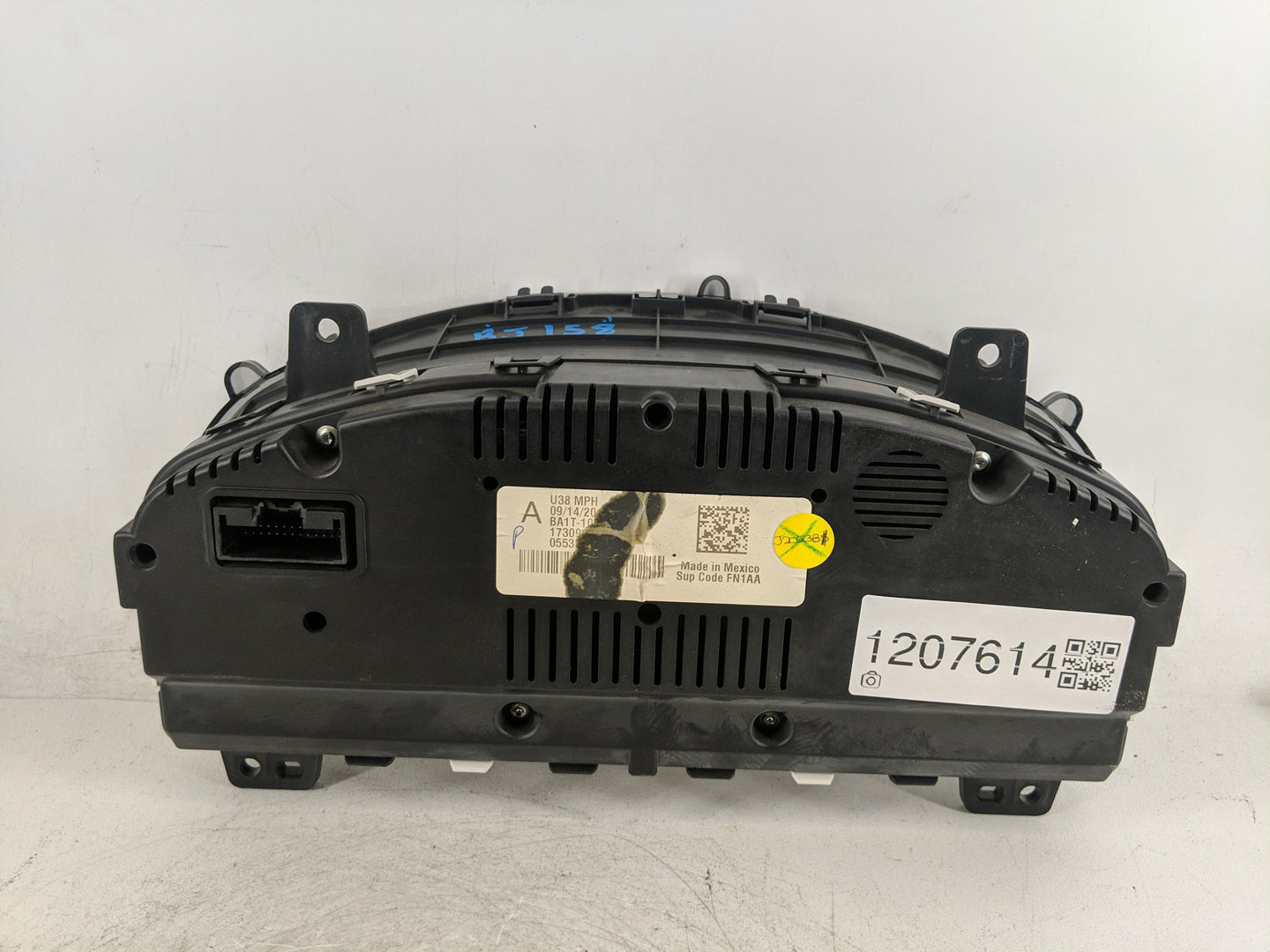 2011 Lincoln Mkx Instrument Cluster Speedometer Gauges Fits OEM Used Auto Parts - Oemusedautoparts1.com