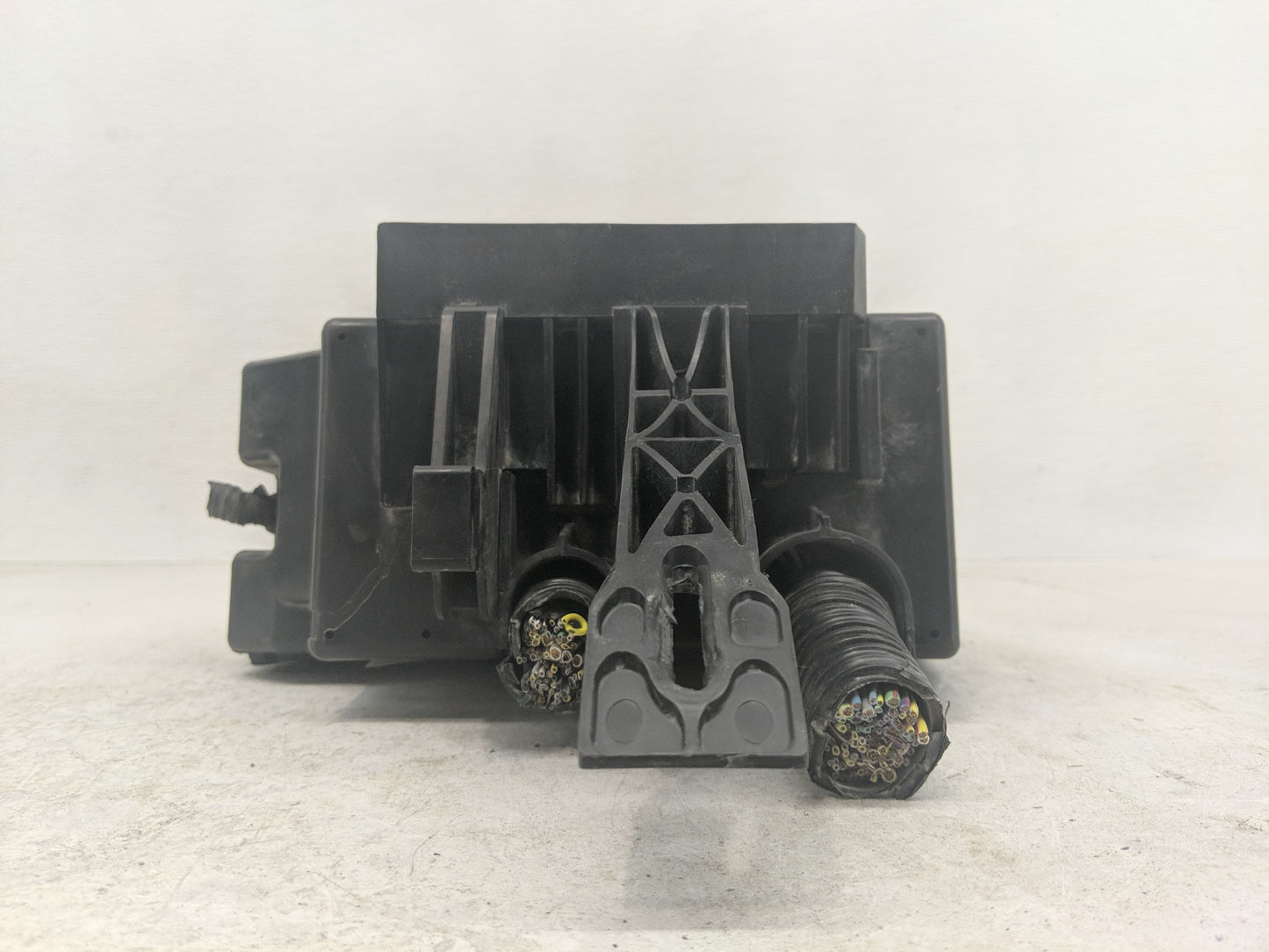 2011 Lincoln Mkx Fusebox Fuse Box Panel Relay Module Fits OEM Used Auto Parts - Oemusedautoparts1.com