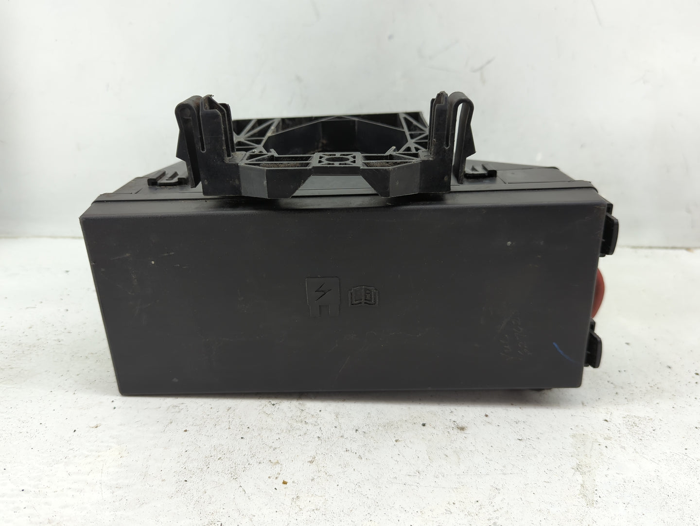 2011 Lincoln Mkx Fusebox Fuse Box Panel Relay Module Fits OEM Used Auto Parts - Oemusedautoparts1.com