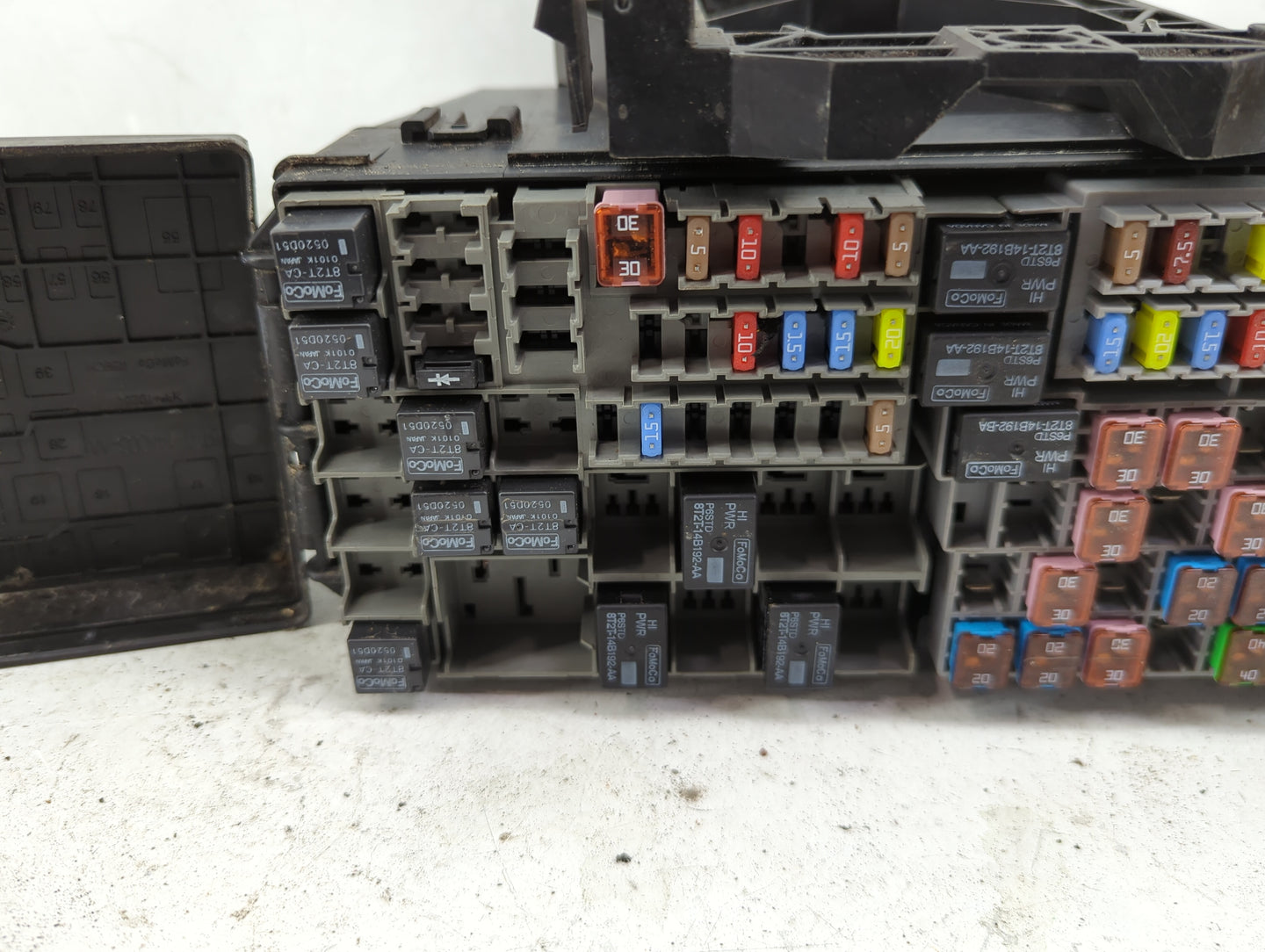 2011 Lincoln Mkx Fusebox Fuse Box Panel Relay Module Fits OEM Used Auto Parts - Oemusedautoparts1.com