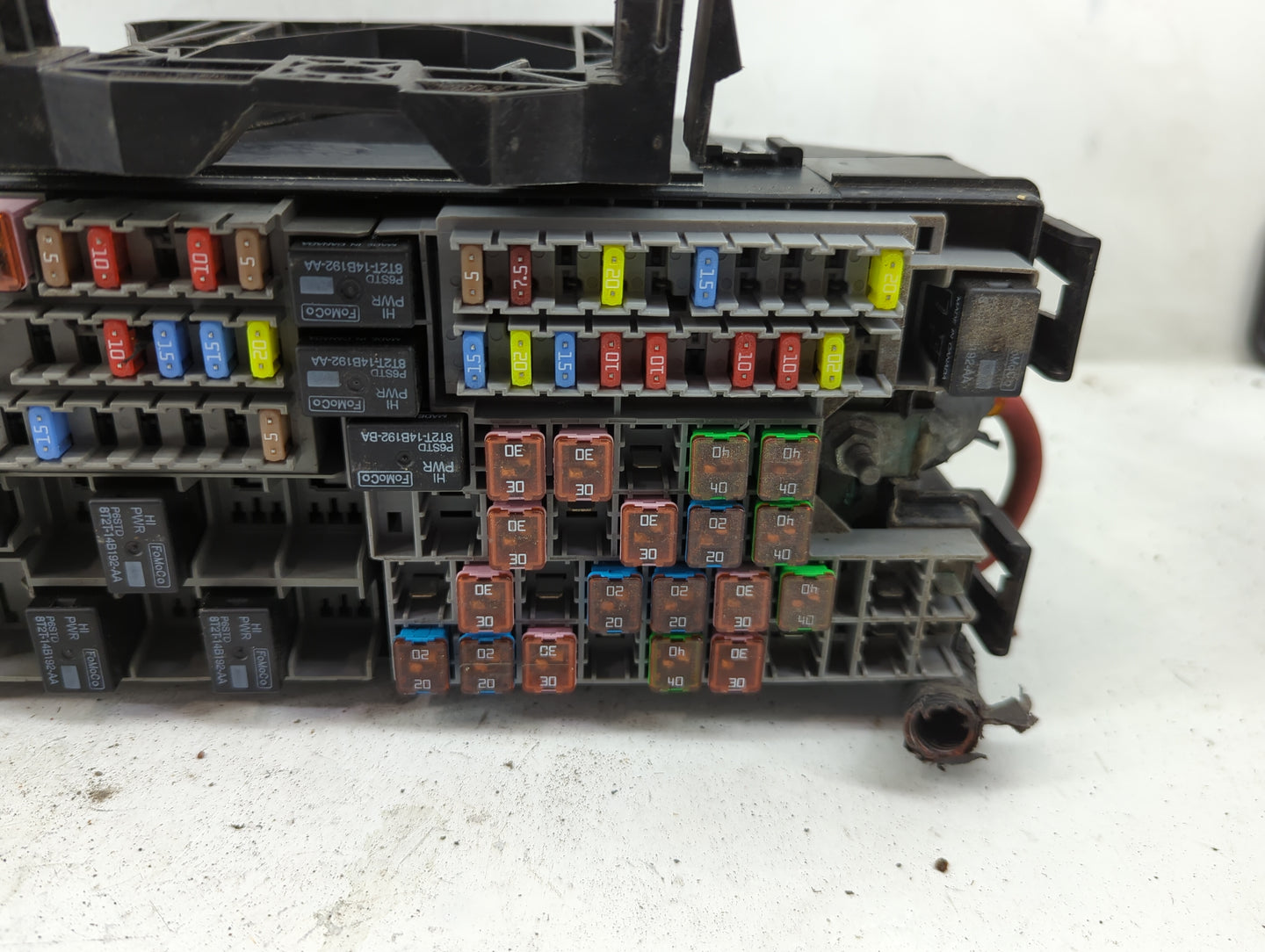 2011 Lincoln Mkx Fusebox Fuse Box Panel Relay Module Fits OEM Used Auto Parts - Oemusedautoparts1.com