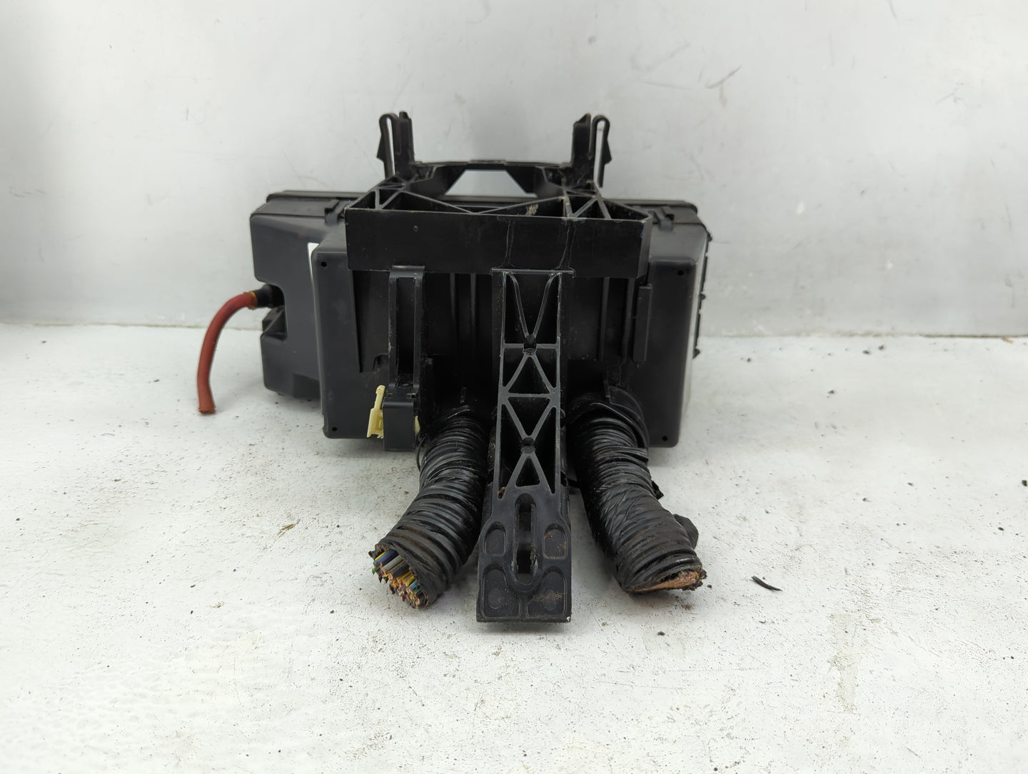 2011 Lincoln Mkx Fusebox Fuse Box Panel Relay Module Fits OEM Used Auto Parts - Oemusedautoparts1.com
