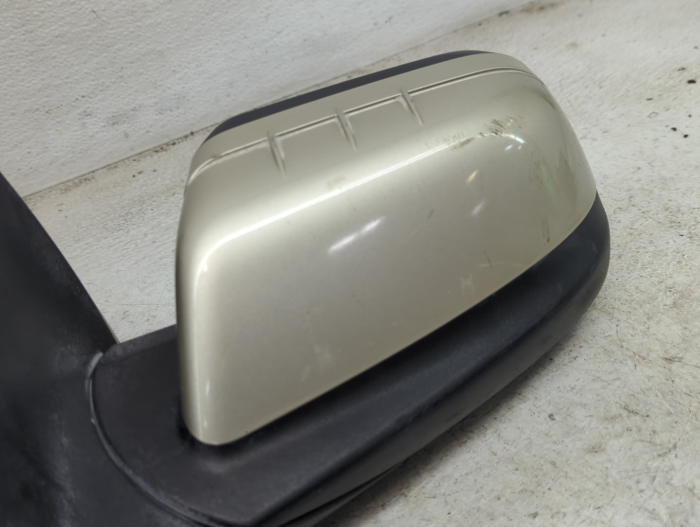 2011-2015 Lincoln Mkx Driver Side View Mirror - Left Door Mirror OEM Used - Oemusedautoparts1.com