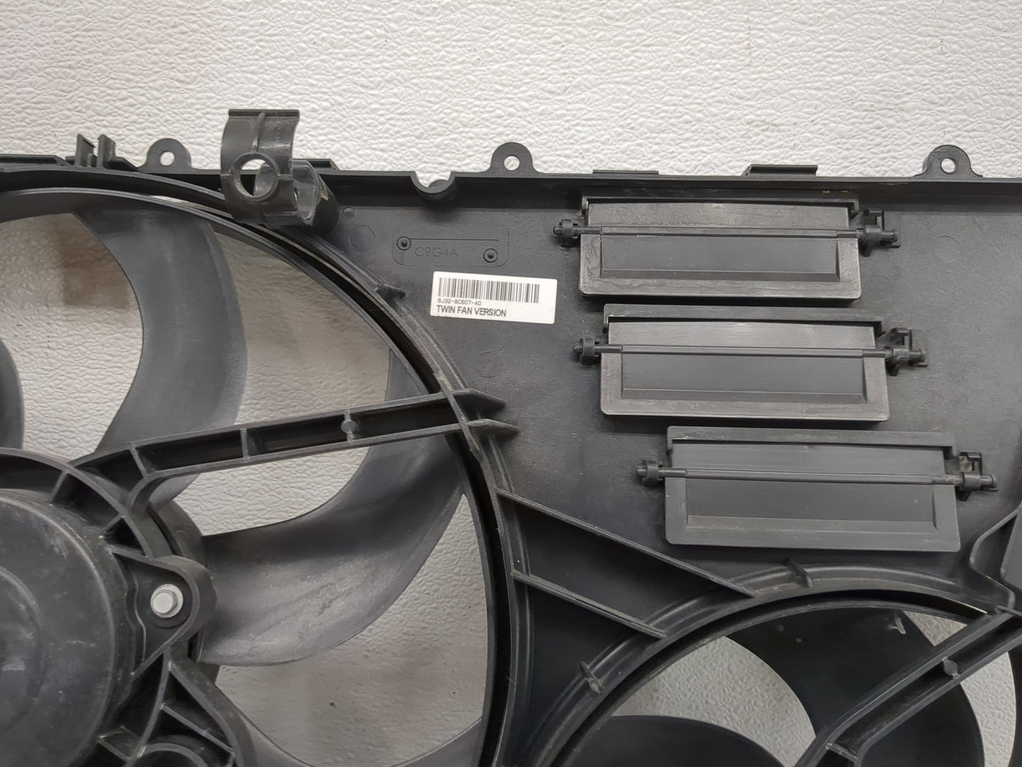 2007-2015 Lincoln Mkx Electric Radiator Cooling Fan Motor Assembly 1460792 - Oemusedautoparts1.com