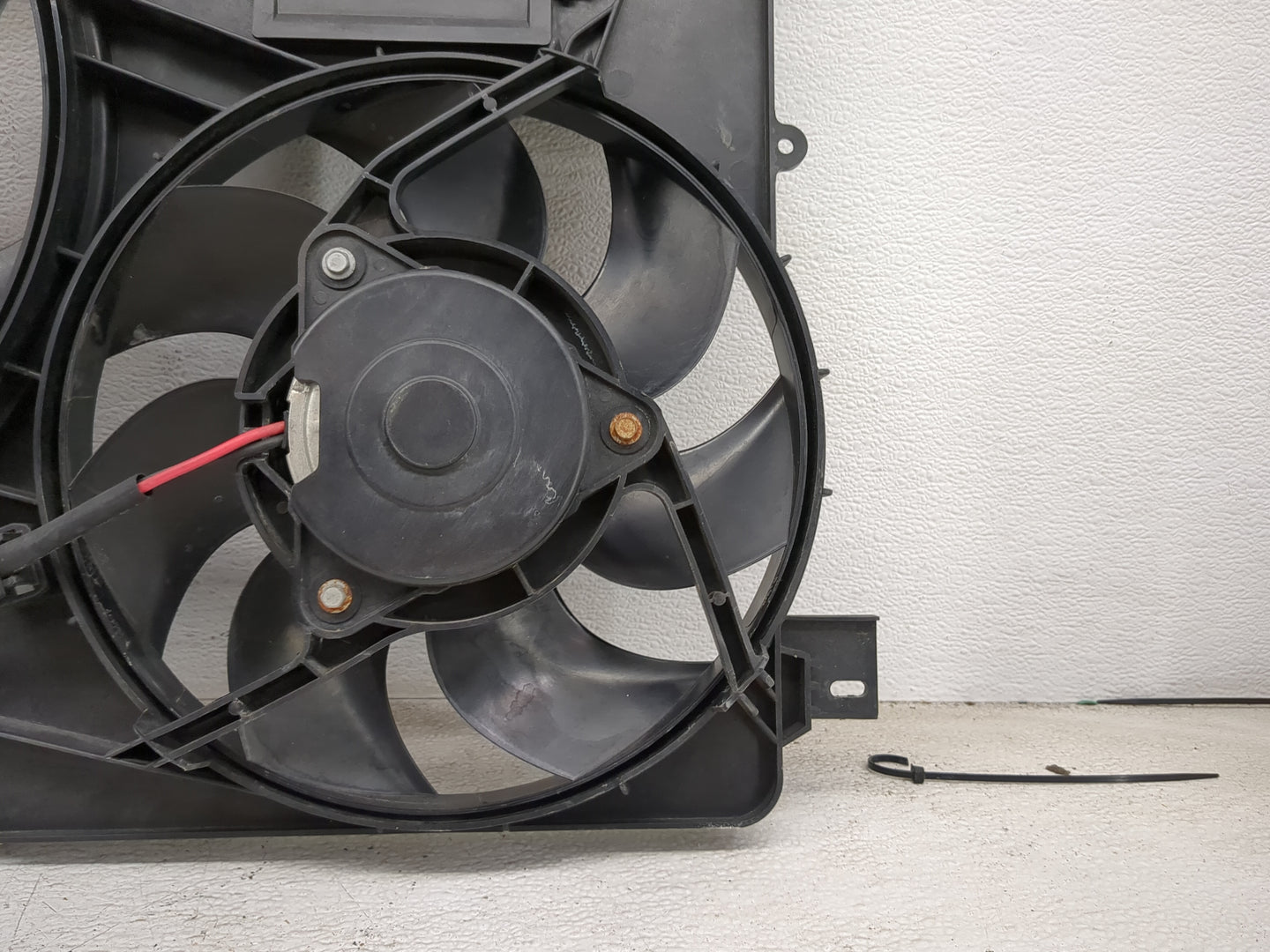2007-2015 Lincoln Mkx Electric Radiator Cooling Fan Motor Assembly 1460792 - Oemusedautoparts1.com