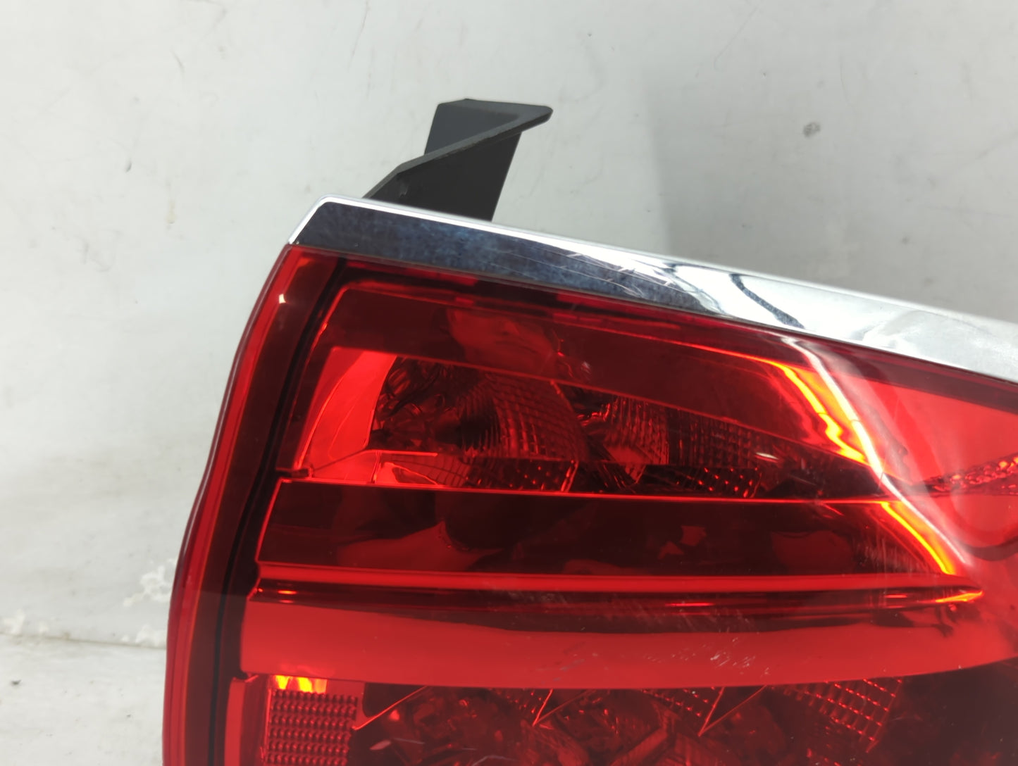2011-2015 Lincoln Mkx Tail Light Assembly Passenger Right OEM P/N:F00HTF403001 BA1313B504AH Fits Fits 2011 2012 2013 2014 20