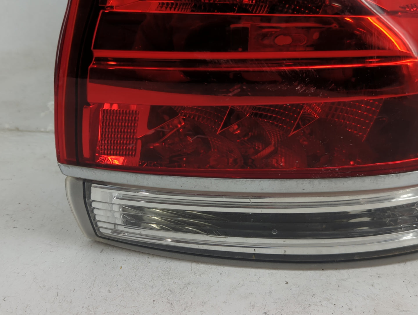 2011-2015 Lincoln Mkx Tail Light Assembly Passenger Right OEM P/N:F00HTF403001 BA1313B504AH Fits Fits 2011 2012 2013 2014 20