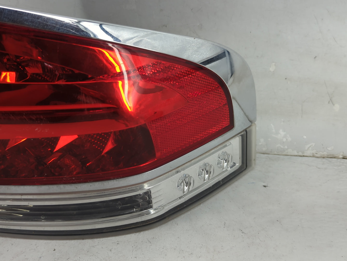 2011-2015 Lincoln Mkx Tail Light Assembly Passenger Right OEM P/N:F00HTF403001 BA1313B504AH Fits Fits 2011 2012 2013 2014 20