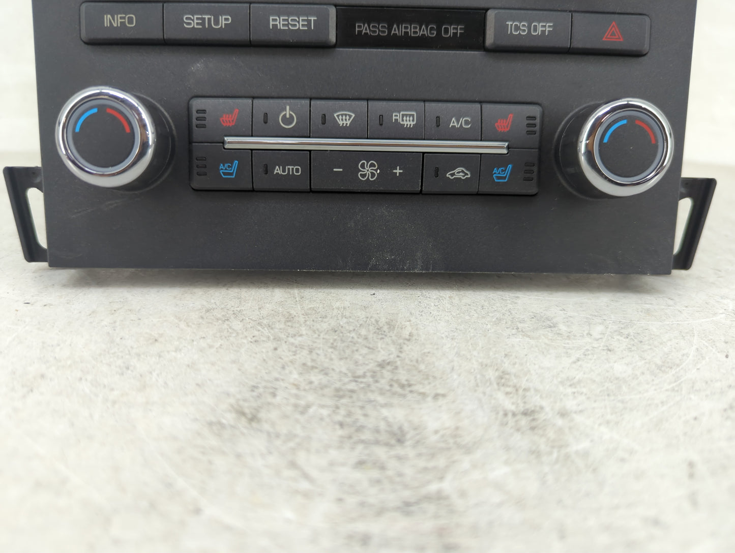 2011-2012 Lincoln Mkz Radio AM FM Cd Player Receiver Replacement P/N:UQW1317 Fits Fits 2011 2012 OEM Used Auto Parts - Oemus