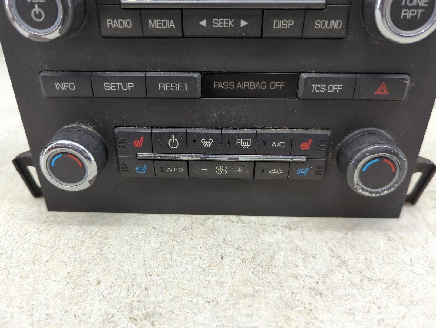 2011-2012 Lincoln Mkz Radio AM FM Cd Player Receiver Replacement P/N:BH6T-18A802-CA Fits Fits 2011 2012 OEM Used Auto Parts 