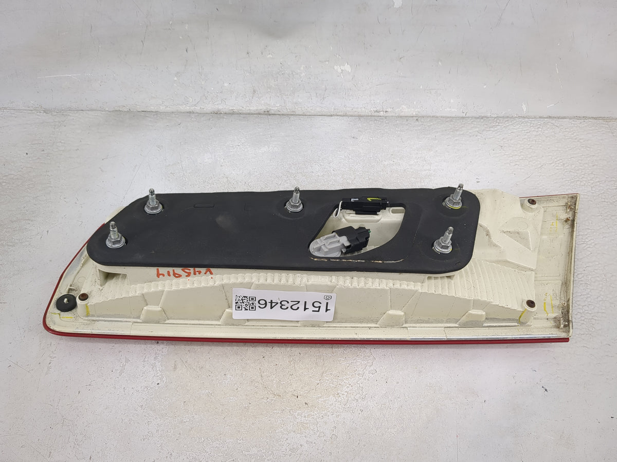 2010-2012 Lincoln Mkz Driver Left Side Deck Lid Mounted Tail Light 1512346 - Oemusedautoparts1.com