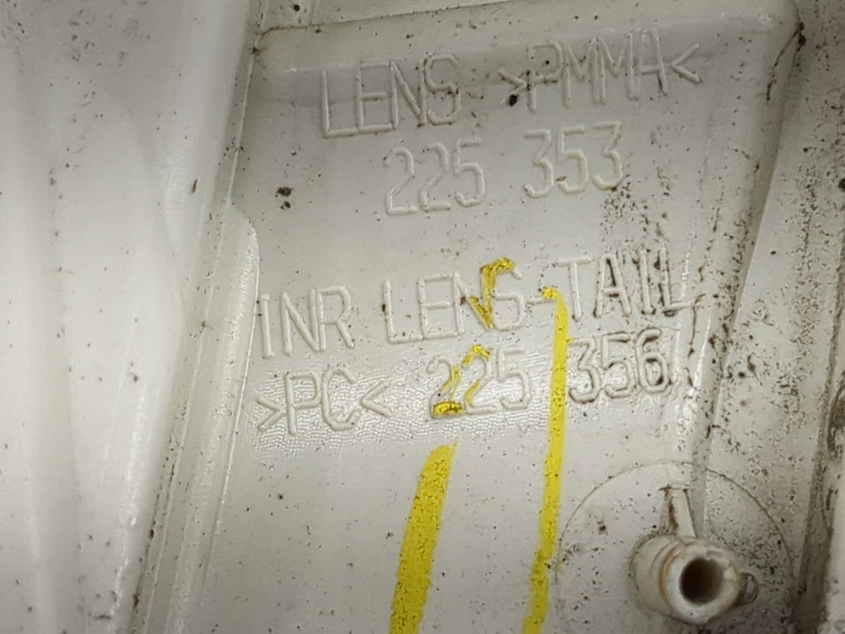 2010-2012 Lincoln Mkz Driver Left Side Deck Lid Mounted Tail Light 1512346 - Oemusedautoparts1.com