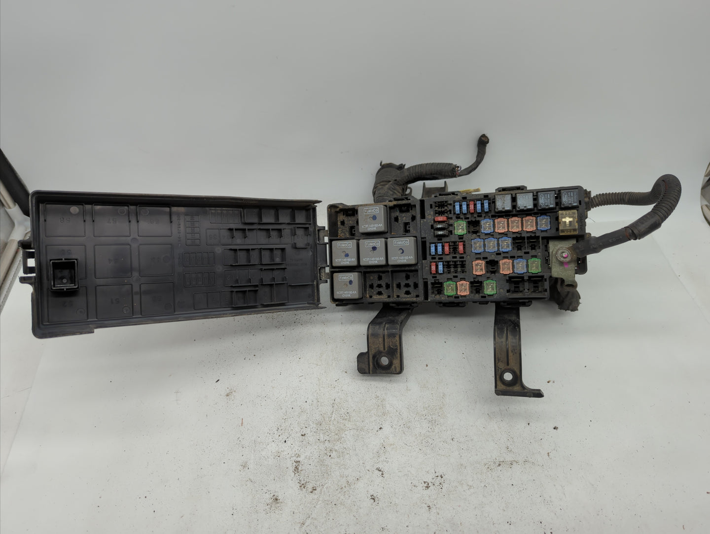 2011-2012 Lincoln Mkz Fusebox Fuse Box Panel Relay Module P/N:BH6T-14290-B Fits Fits 2010 2011 2012 OEM Used Auto Parts - Oe