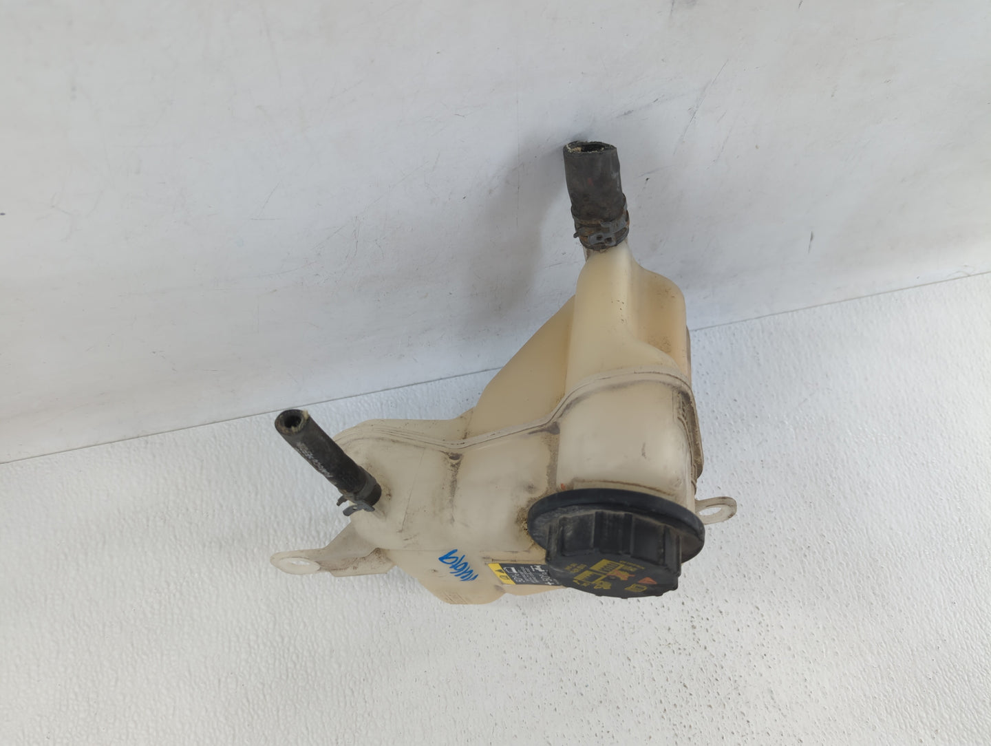 2011-2012 Lincoln Mkz Radiator Coolant Overflow Expansion Tank Bottle - Oemusedautoparts1.com