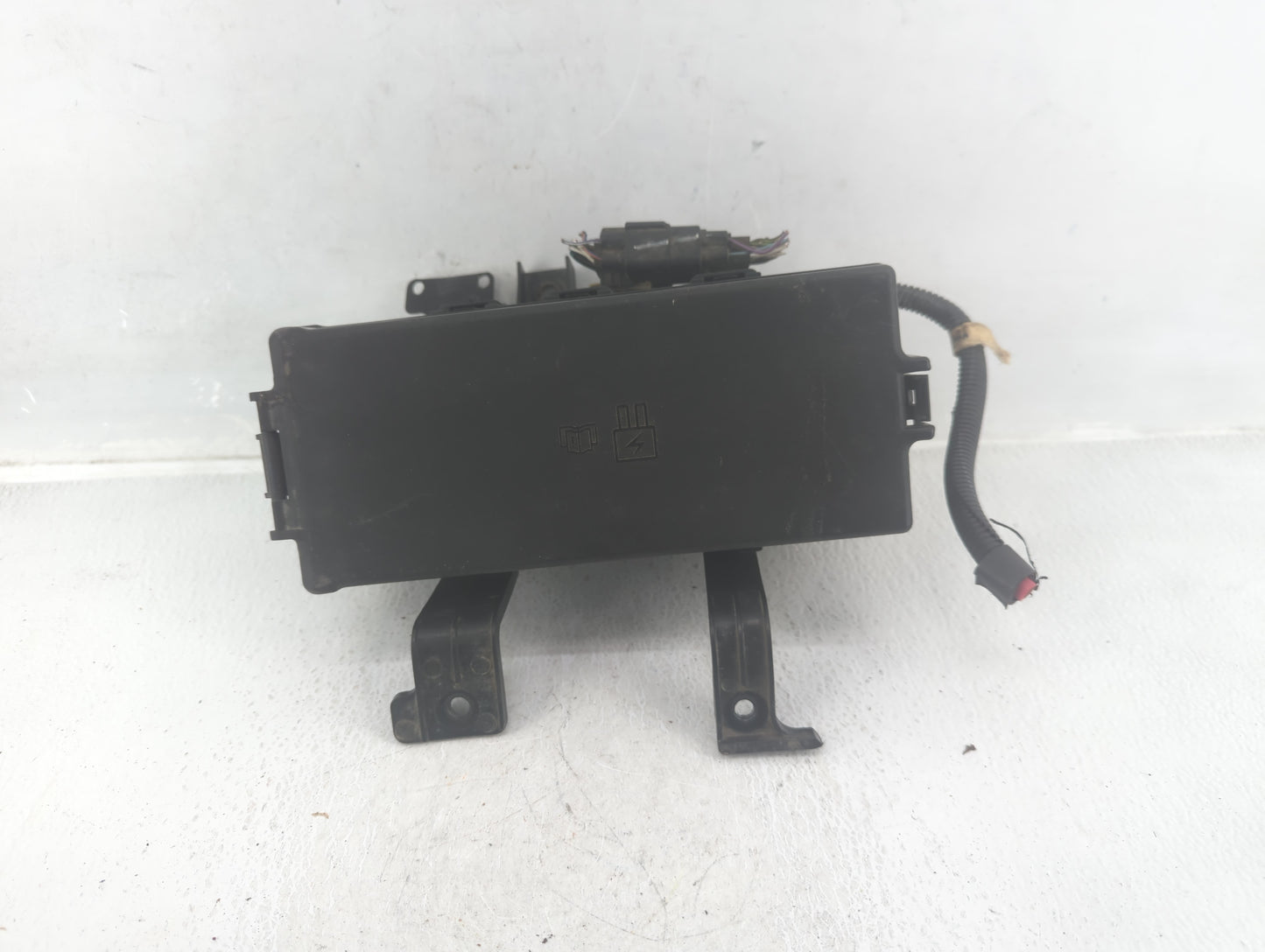 2011-2012 Lincoln Mkz Fusebox Fuse Box Panel Relay Module P/N:BH6T-14290-A Fits Fits 2010 2011 2012 OEM Used Auto Parts - Oe