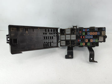 2011-2012 Lincoln Mkz Fusebox Fuse Box Panel Relay Module P/N:BH6T-14290-A Fits Fits 2010 2011 2012 OEM Used Auto Parts