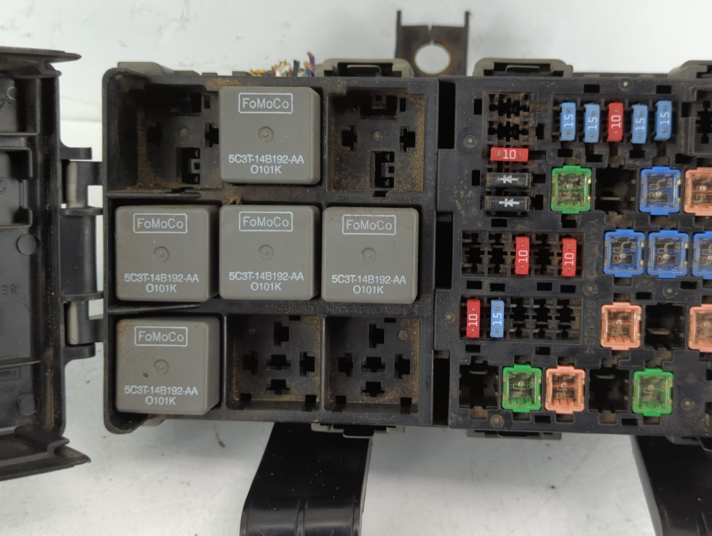 2011-2012 Lincoln Mkz Fusebox Fuse Box Panel Relay Module P/N:BH6T-14290-A Fits Fits 2010 2011 2012 OEM Used Auto Parts - Oe