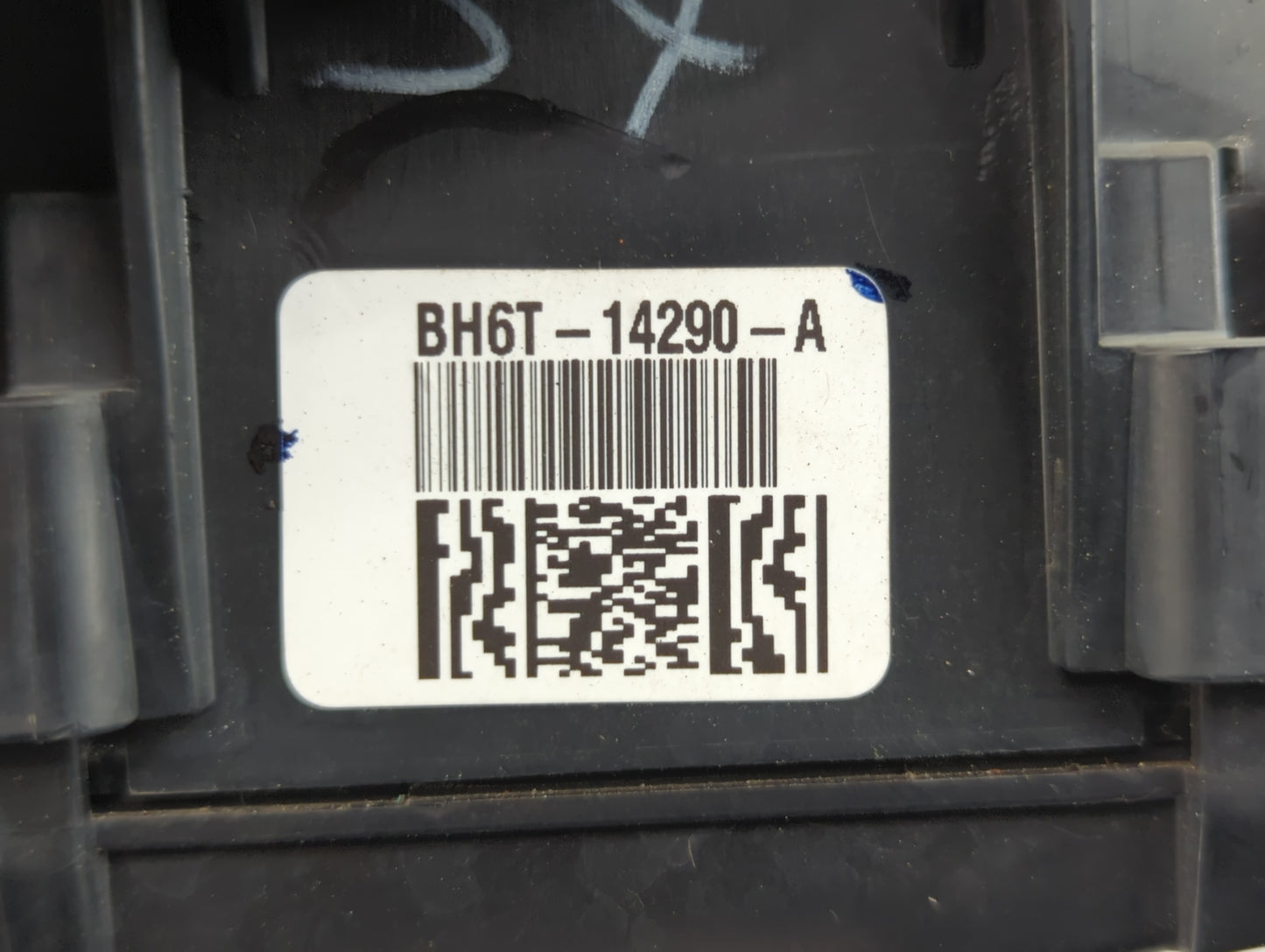 2011-2012 Lincoln Mkz Fusebox Fuse Box Panel Relay Module P/N:BH6T-14290-A Fits Fits 2010 2011 2012 OEM Used Auto Parts - Oe