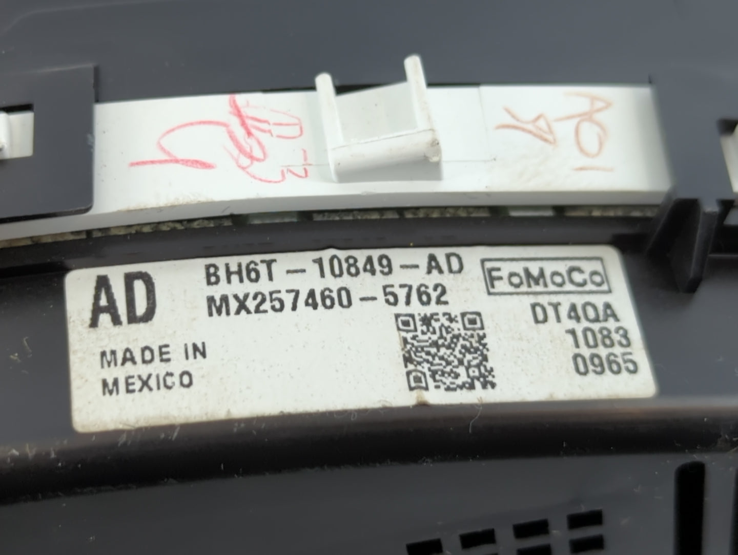 2011-2012 Lincoln Mkz Instrument Cluster Speedometer Gauges P/N:MX257460-5762 BH6T-10849-AD Fits Fits 2011 2012 OEM Used Aut