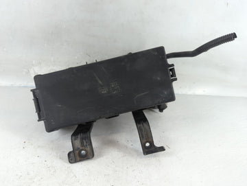 2011-2012 Lincoln Mkz Fusebox Fuse Box Panel Relay Module P/N:6E5T-14A003-AB Fits Fits 2010 2011 2012 OEM Used Auto Parts - 