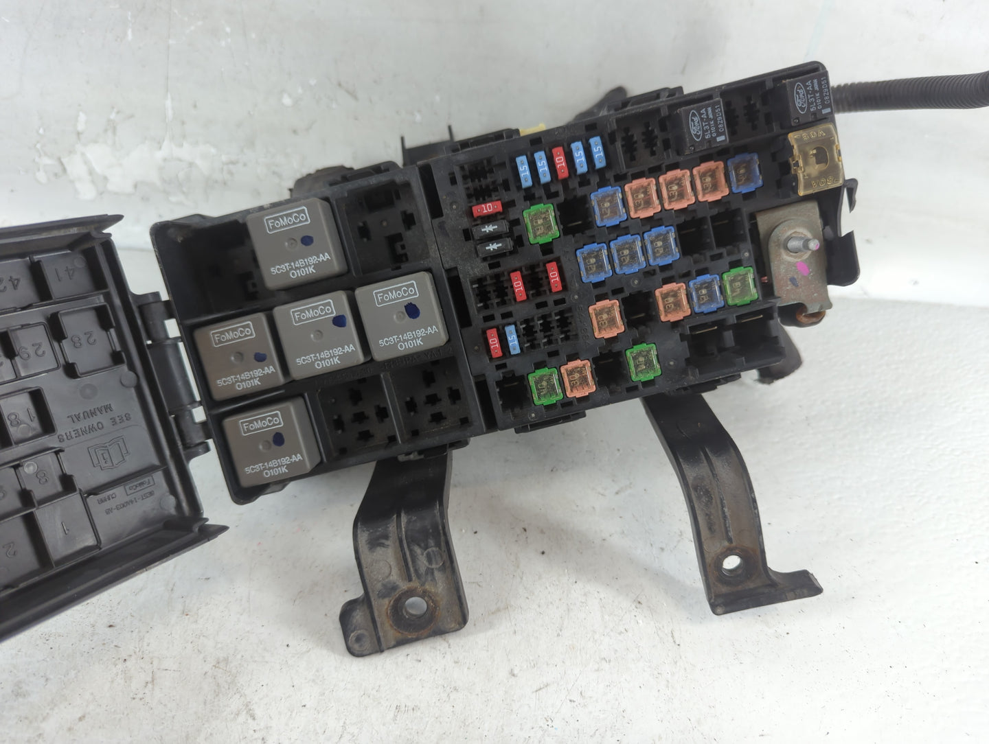 2011-2012 Lincoln Mkz Fusebox Fuse Box Panel Relay Module P/N:6E5T-14A003-AB Fits Fits 2010 2011 2012 OEM Used Auto Parts - 